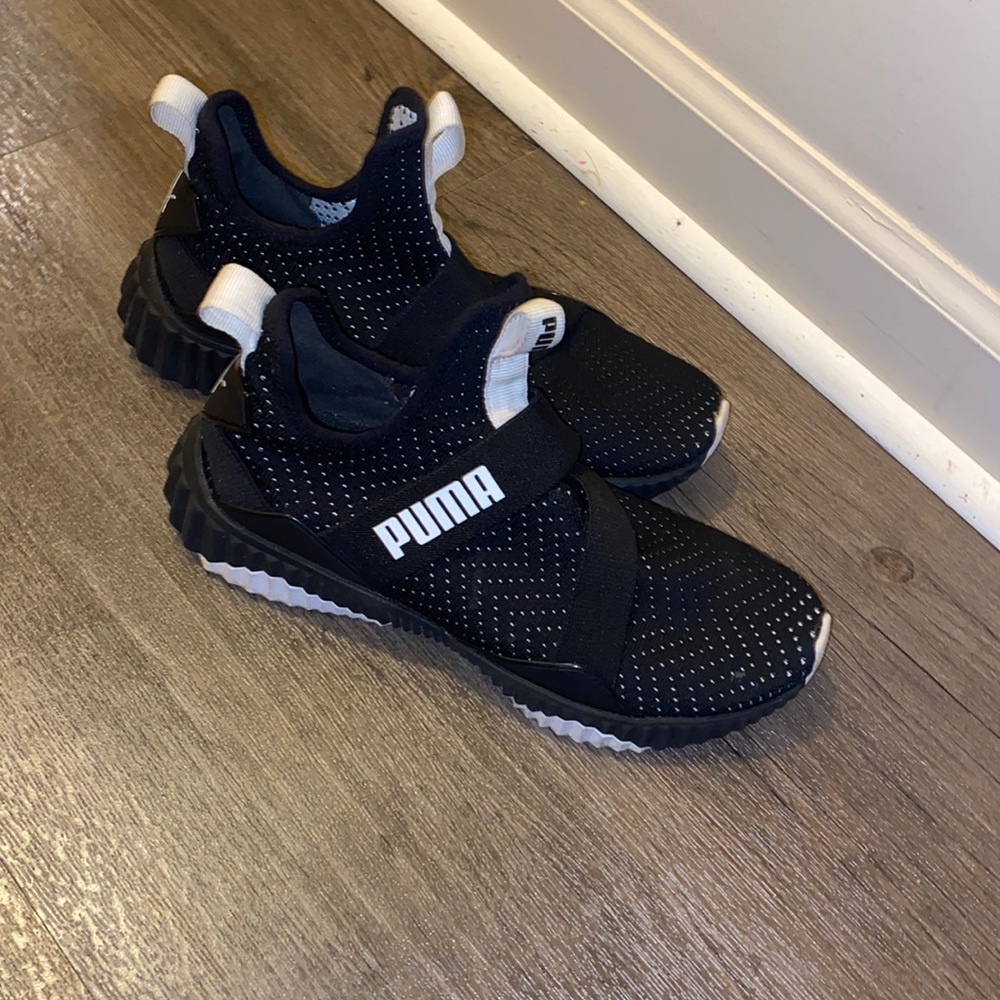 PUMA Sneakers